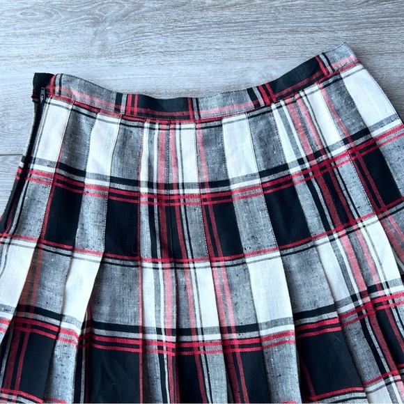 Plaid Midi Skirt in Red and Black - Picture 13 of 15